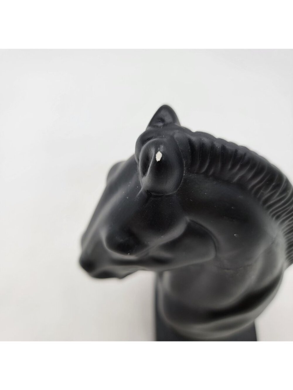 Black Horse Head Chess Piece Statue Table Decor - Picture 6 of 11